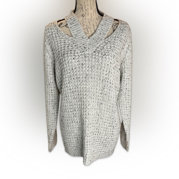 Papillon Sweater - Picture 6 of 6